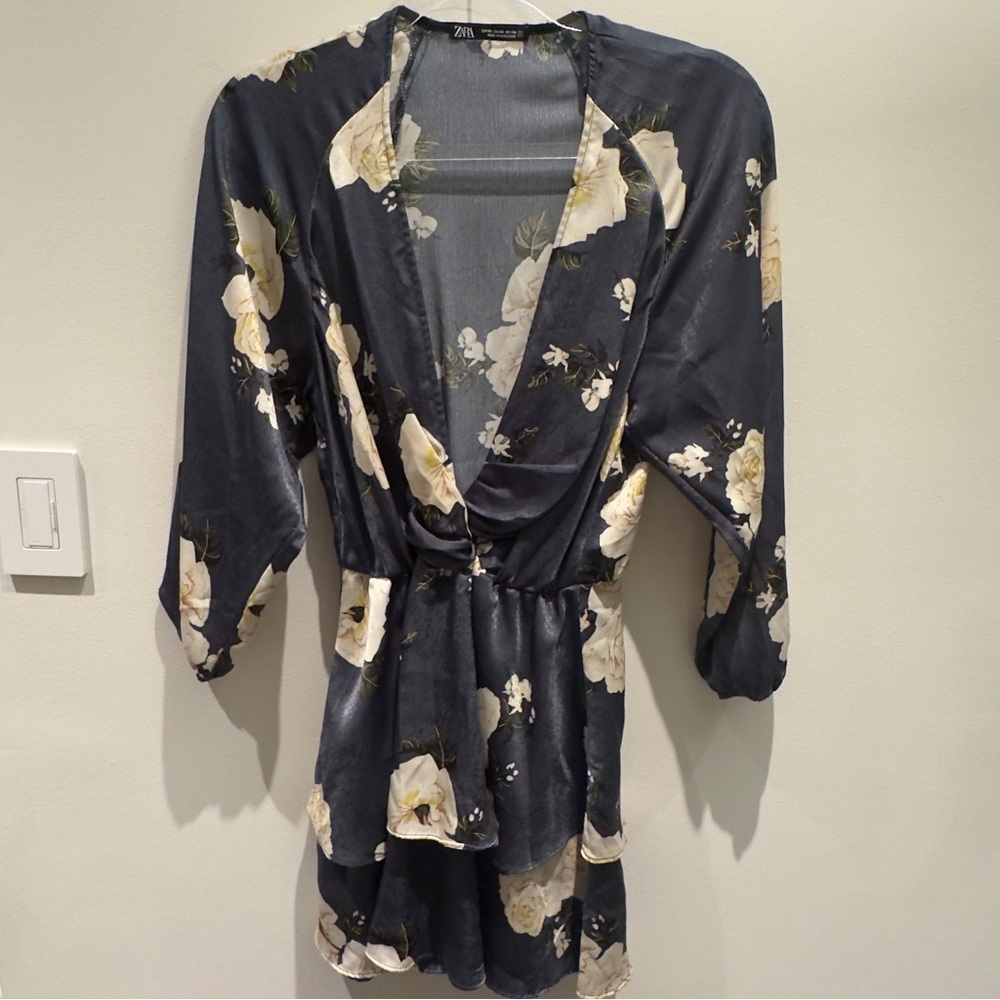Zara Floral Romper with Chic Silhouette Size XS